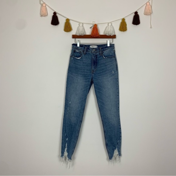Abercrombie & Fitch The Skinny High Rise Distressed Jeans Size 27 - Picture 1 of 9